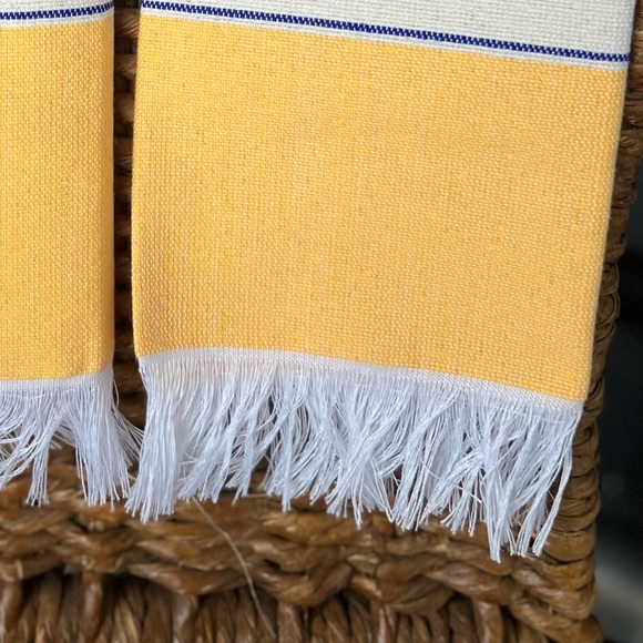 Beautifully handmade in Mexico these kitchen napkins add style to your kitchen. - Picture 7 of 7